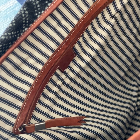 Madewell tote Navy Canvas with Tan leather base and Trim - Picture 2 of 2